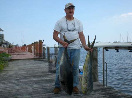 Gene_H._Wash_fishing_on_the_Bacardi_last_night_on_Six_In_The_Box_and_caught_this_nice_20_pound_Mahi_and_a_beautiful_45_pound_Bluefin_Tuna..jpg
